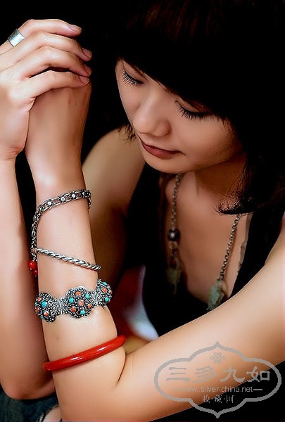 b65467775-ac-1677xf7x0405x0600-m.jpg