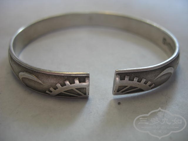 Ƭ 1367.jpg