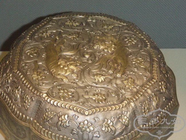 ����һ������ɹŲ���ݡ���ͨ���¶���ɽ��Ĺƪ��ת�Դ������˾ӣ�